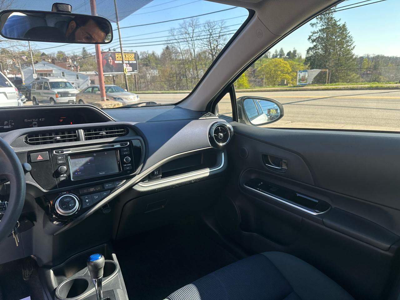 Toyota Prius c Four 2016