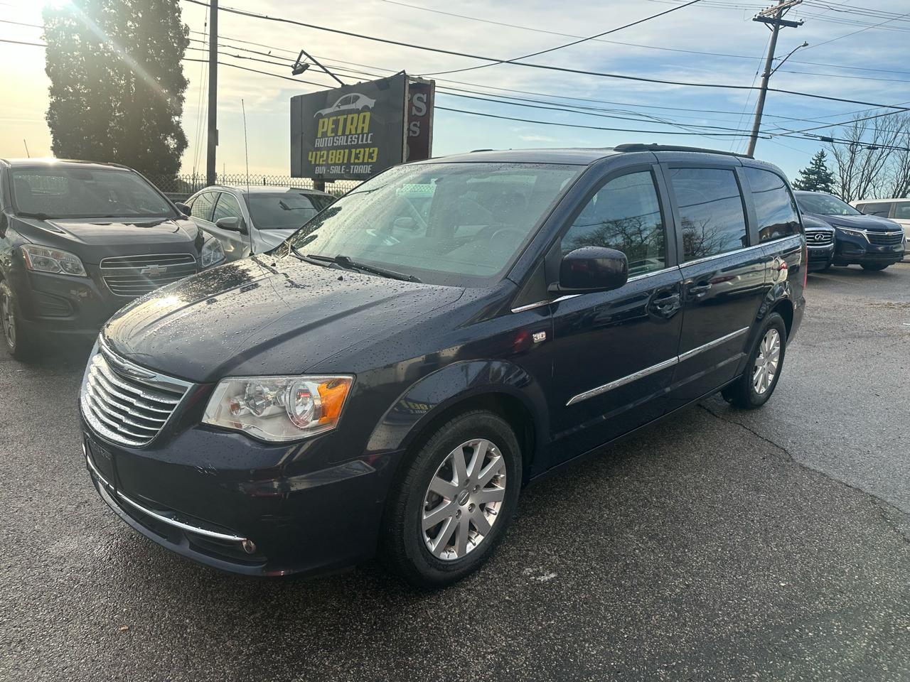 Chrysler Town & Country Touring 2016