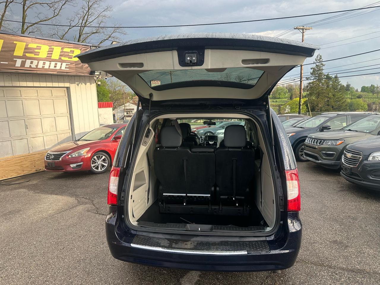 Chrysler Town & Country Touring 2016