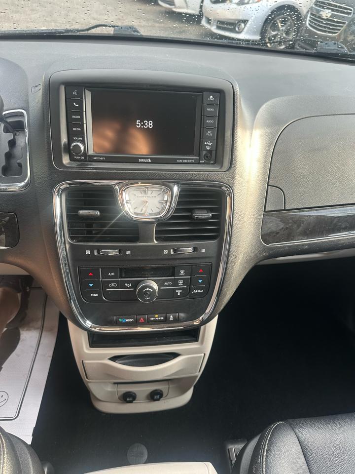 Chrysler Town & Country Touring 2016