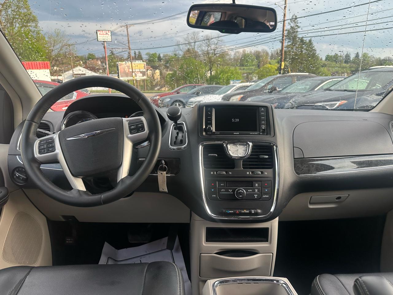 Chrysler Town & Country Touring 2016