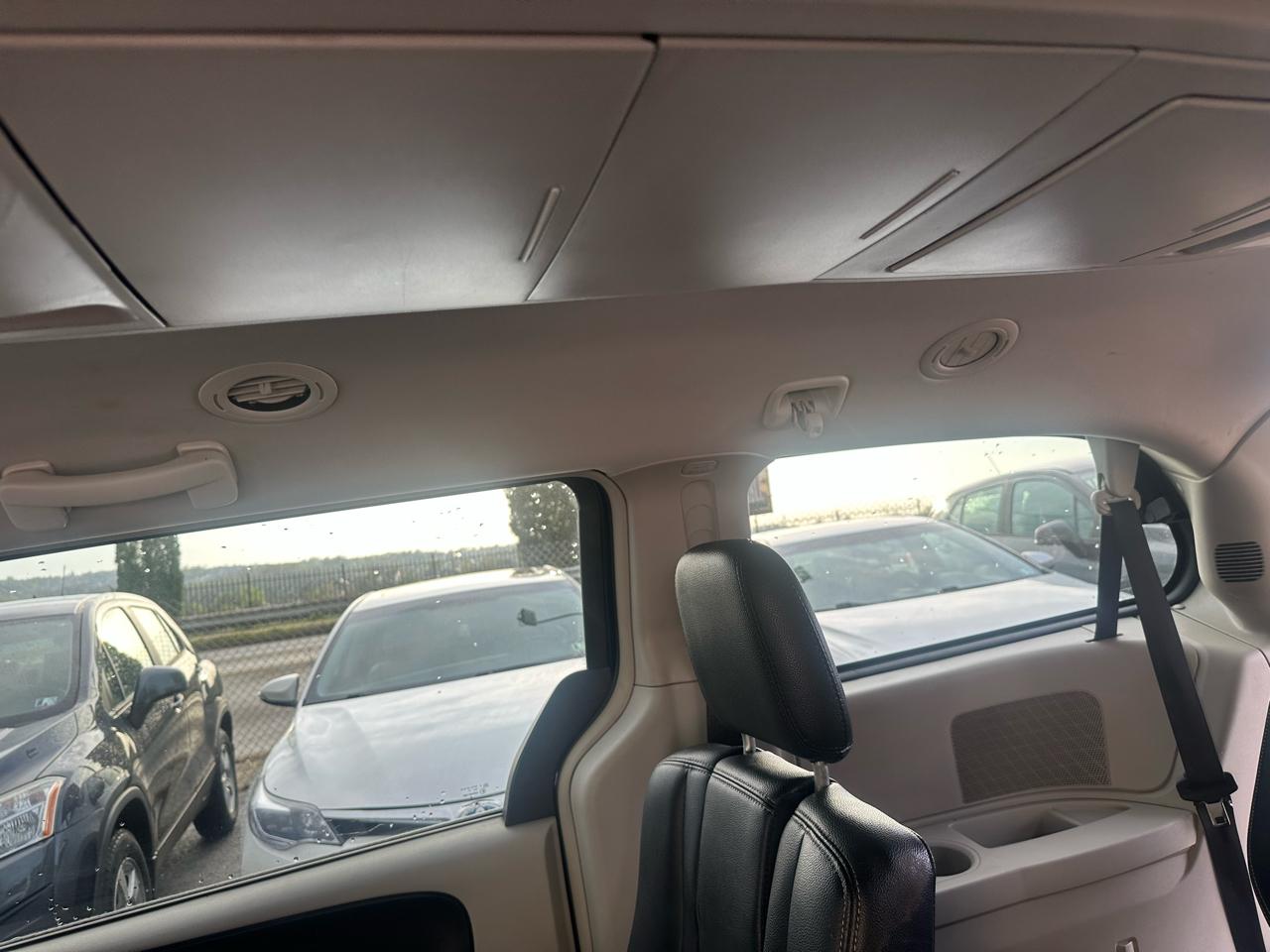 Chrysler Town & Country Touring 2016