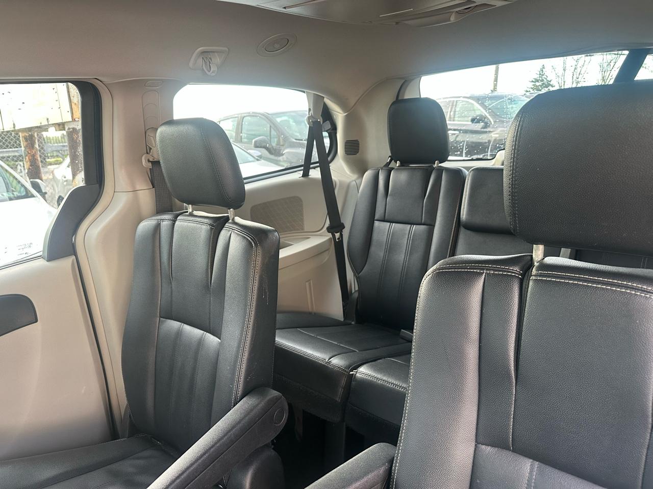 Chrysler Town & Country Touring 2016