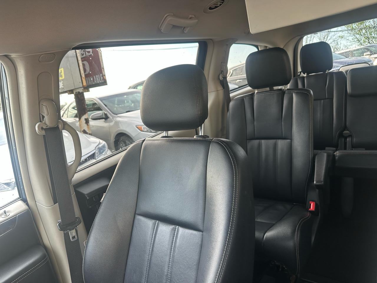 Chrysler Town & Country Touring 2016