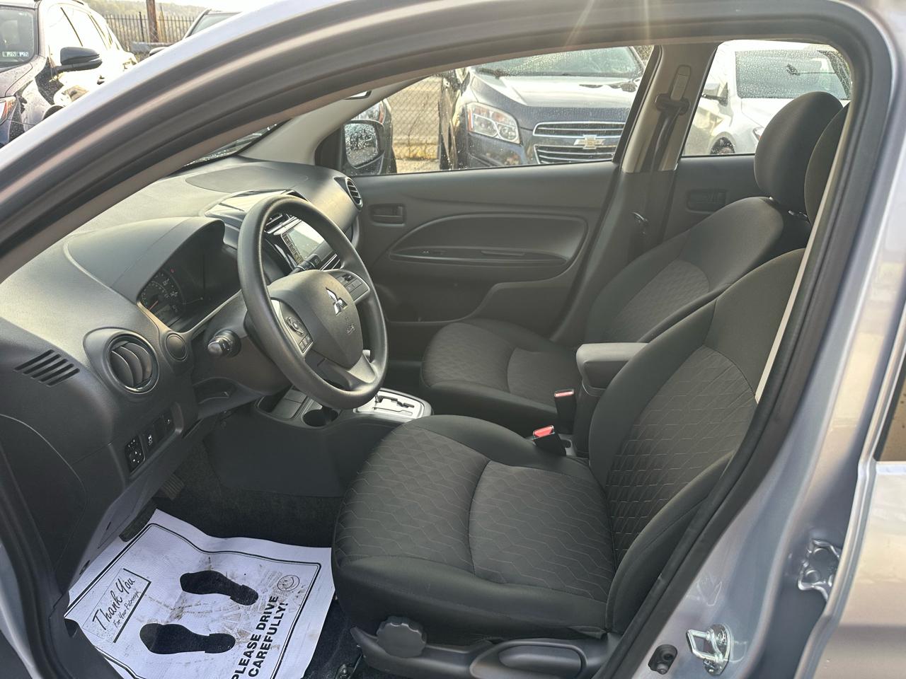 Mitsubishi Mirage ES CVT 2024