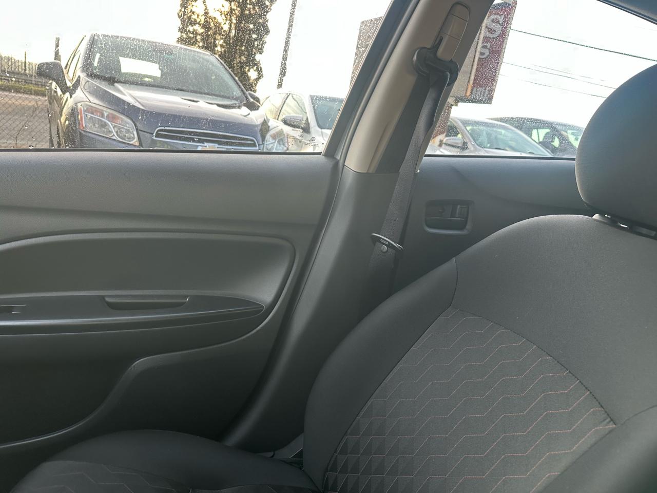 Mitsubishi Mirage ES CVT 2024