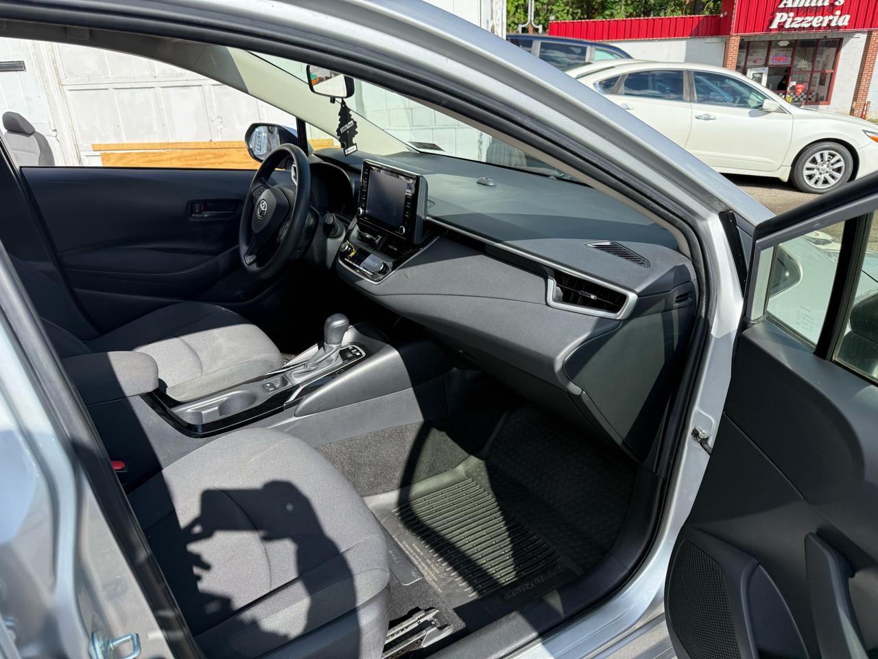 Toyota Corolla LE Hybrid 2022