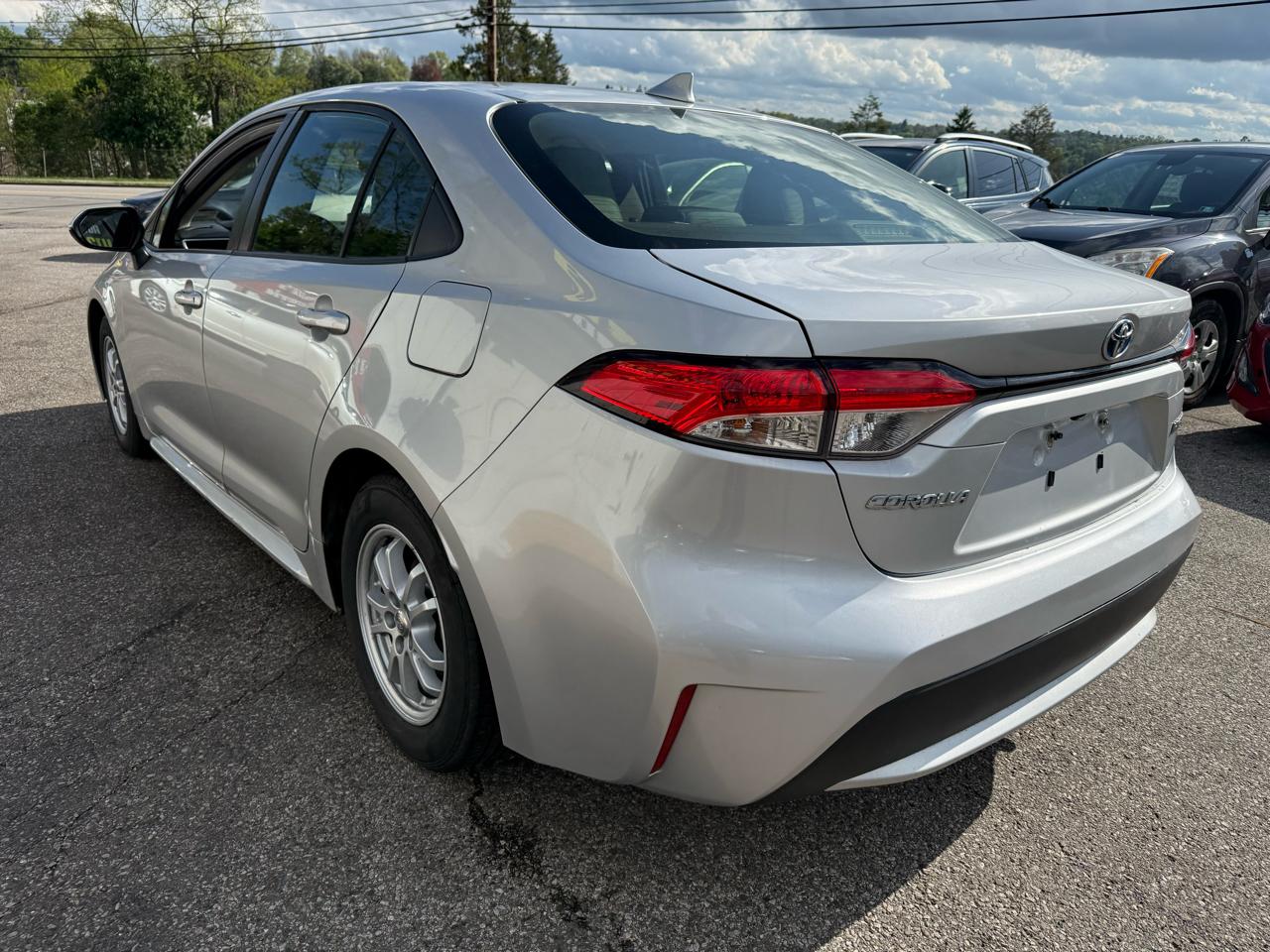 Toyota Corolla LE Hybrid 2022