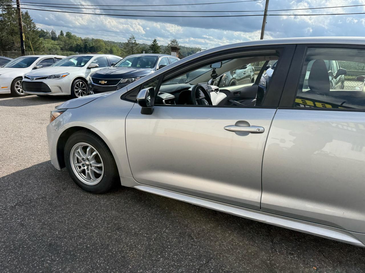 Toyota Corolla LE Hybrid 2022