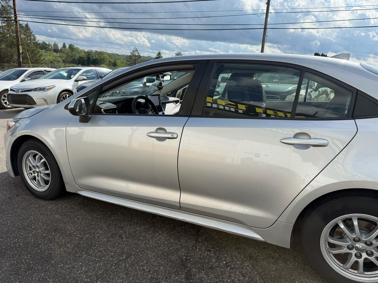 Toyota Corolla LE Hybrid 2022