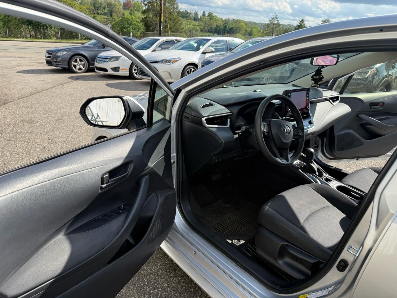 Toyota Corolla LE Hybrid 2022