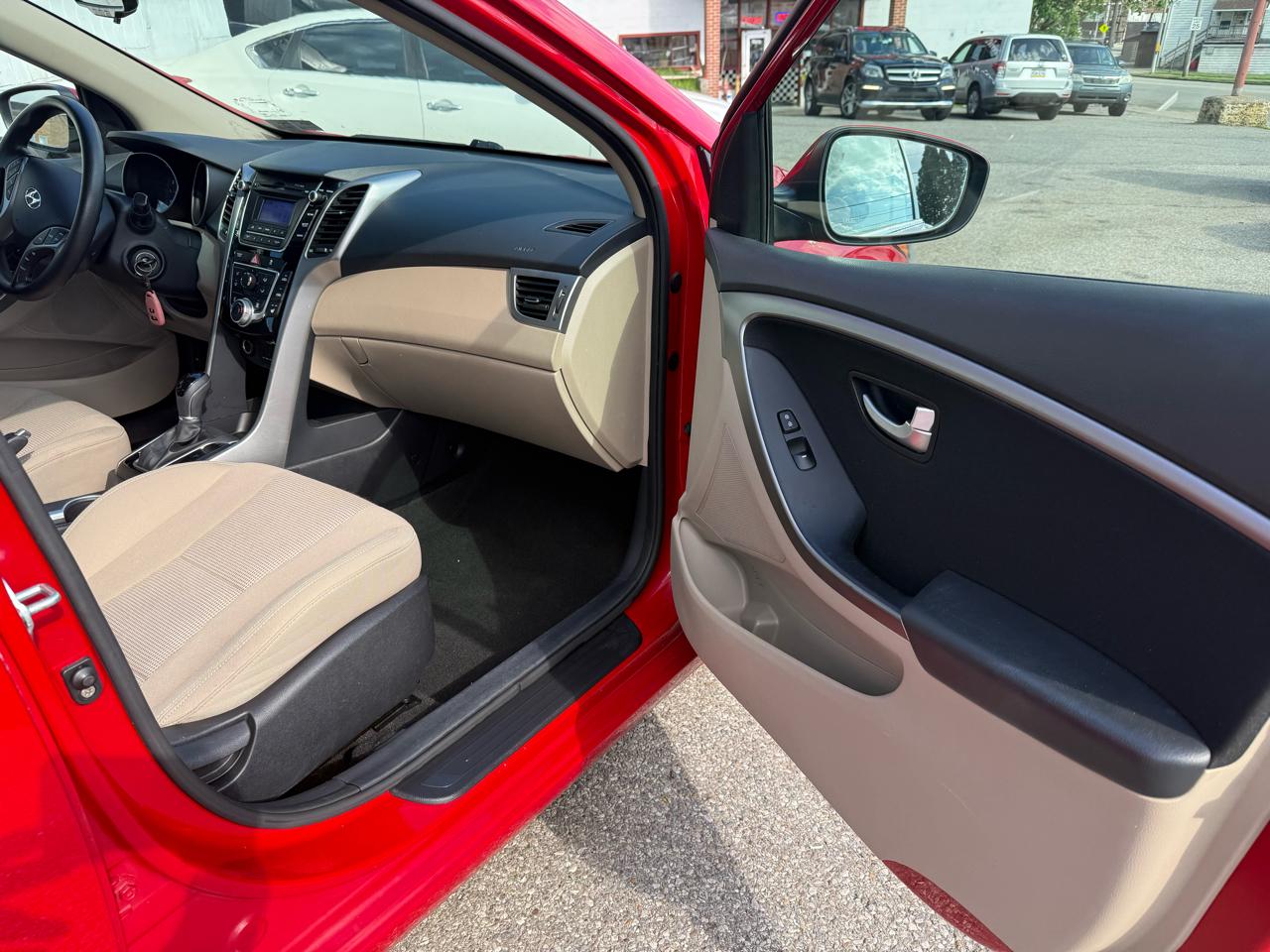 Hyundai Elantra GT A/T 2013