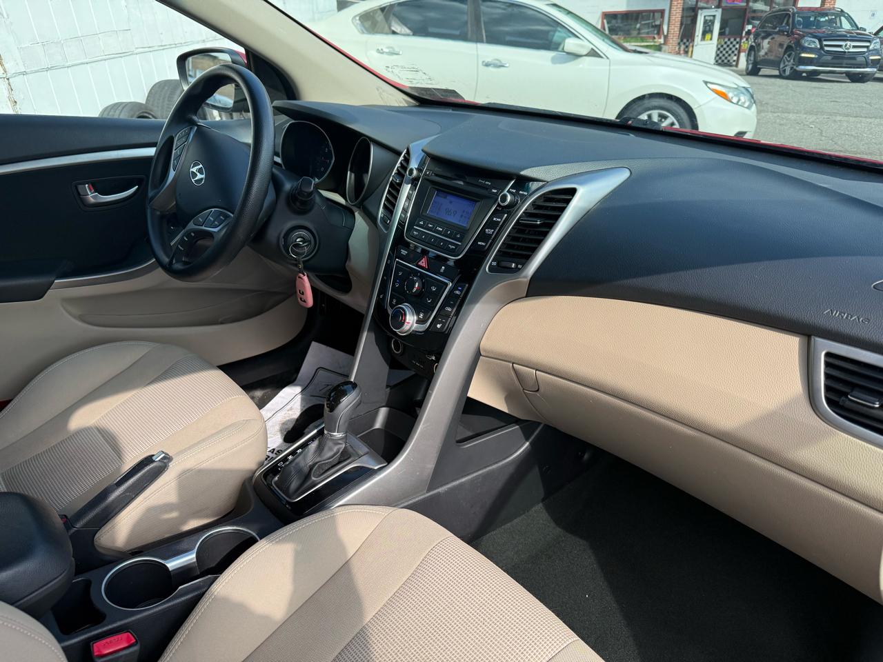 Hyundai Elantra GT A/T 2013