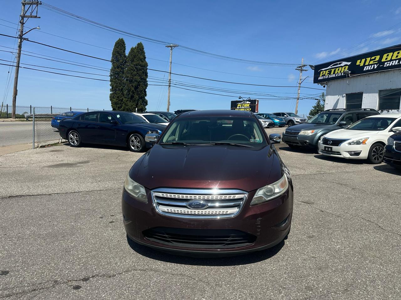 Ford Taurus SE FWD 2010