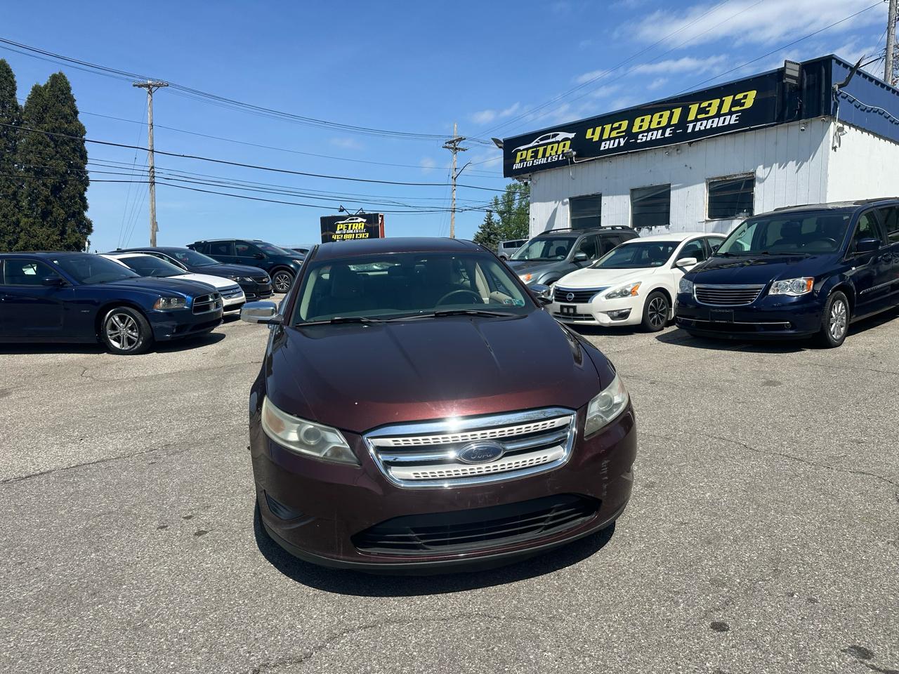 Ford Taurus SE FWD 2010