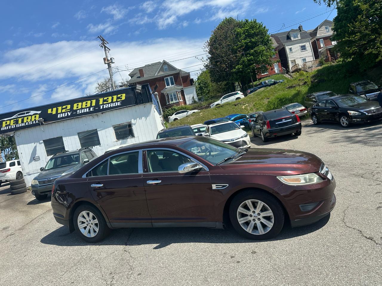 Ford Taurus SE FWD 2010
