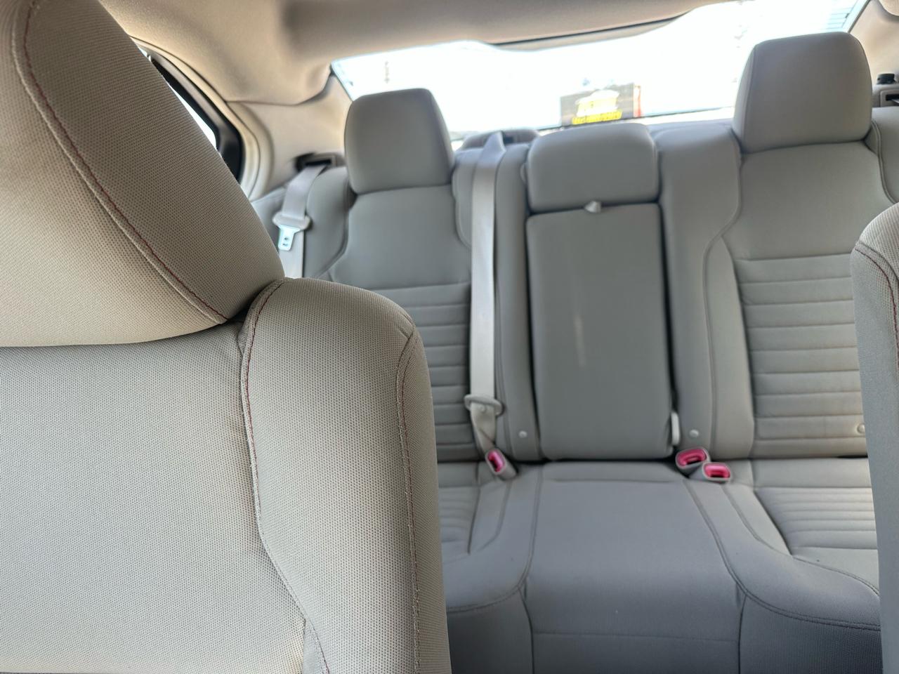 Ford Taurus SE FWD 2010