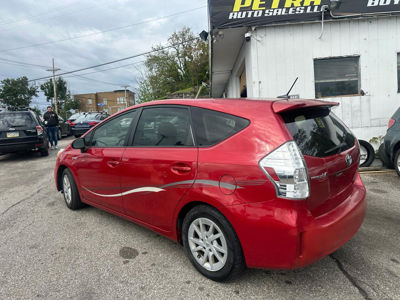 Toyota Prius V Three 2013