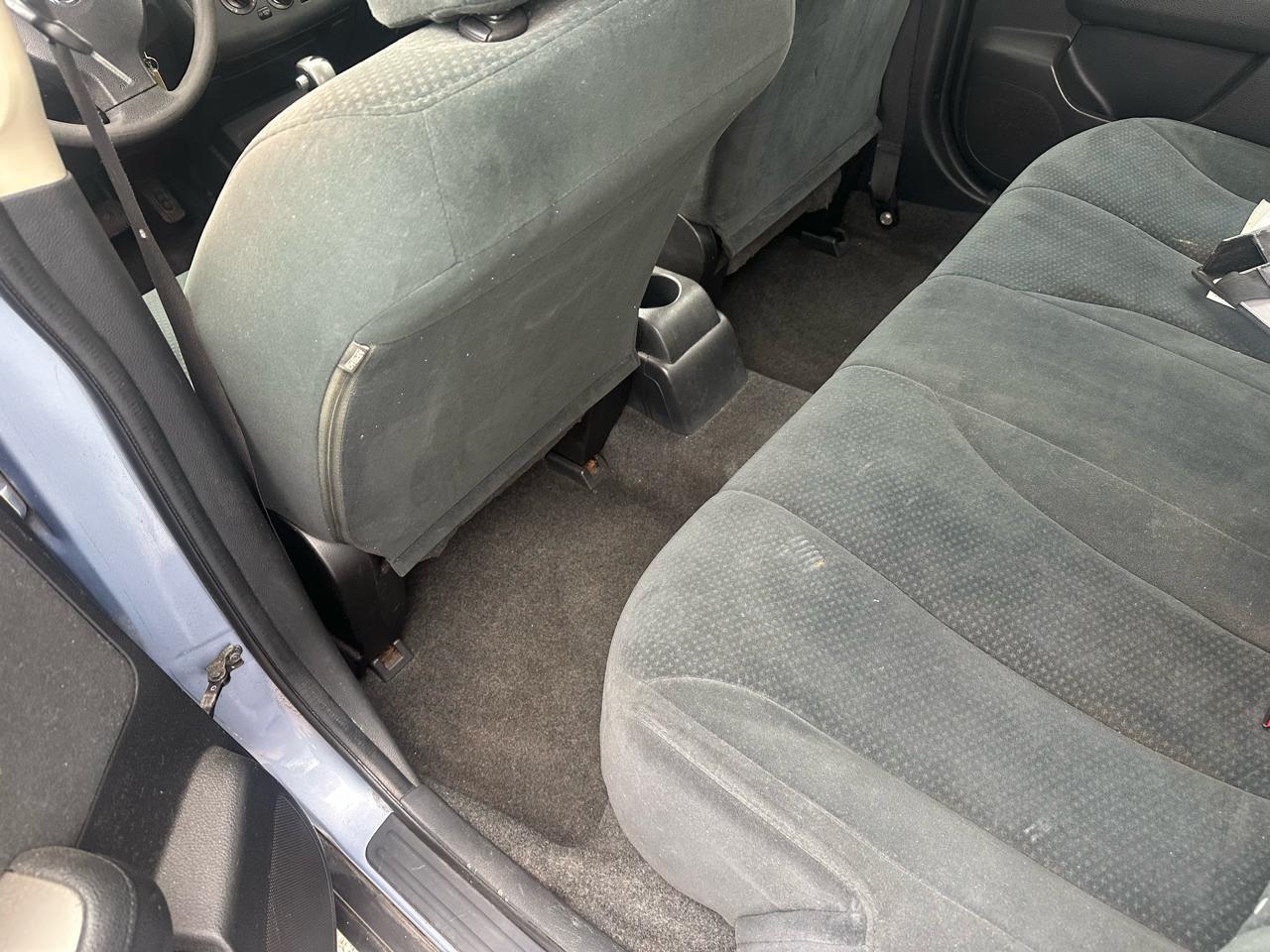 Nissan Versa 1.8 SL Hatchback 2011