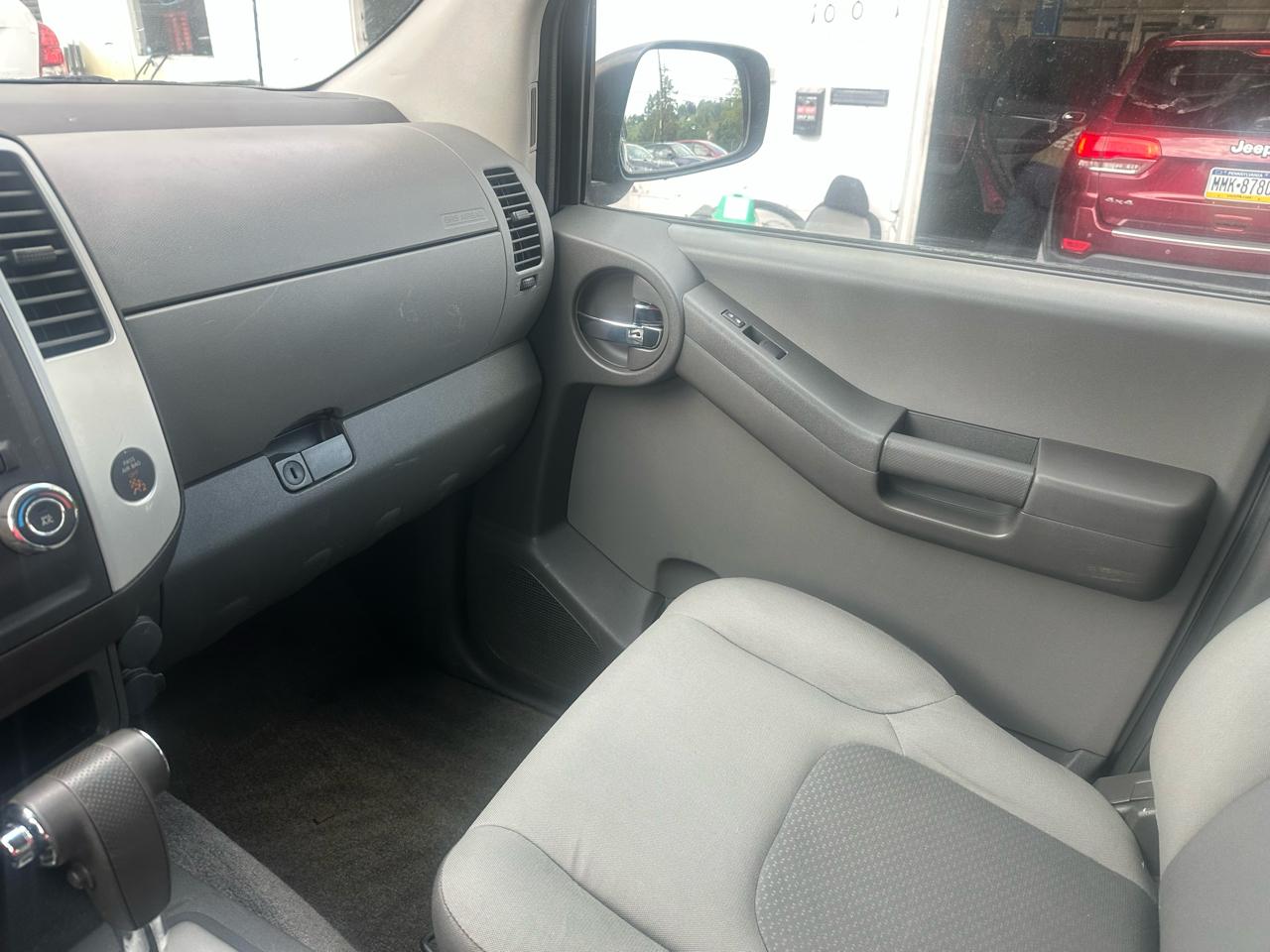 Nissan Xterra X 4WD 2010