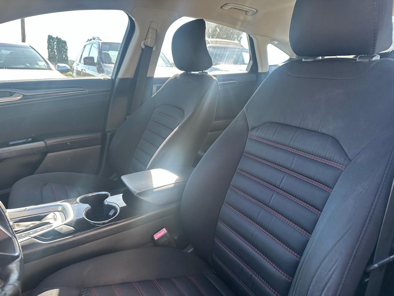 Ford Fusion SE 2015