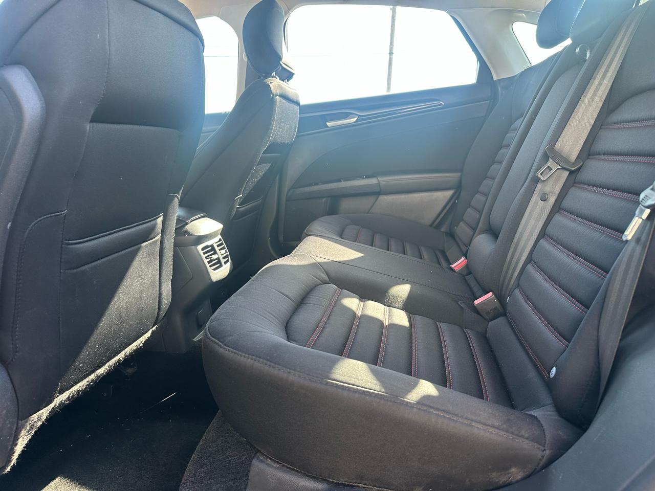 Ford Fusion SE 2015
