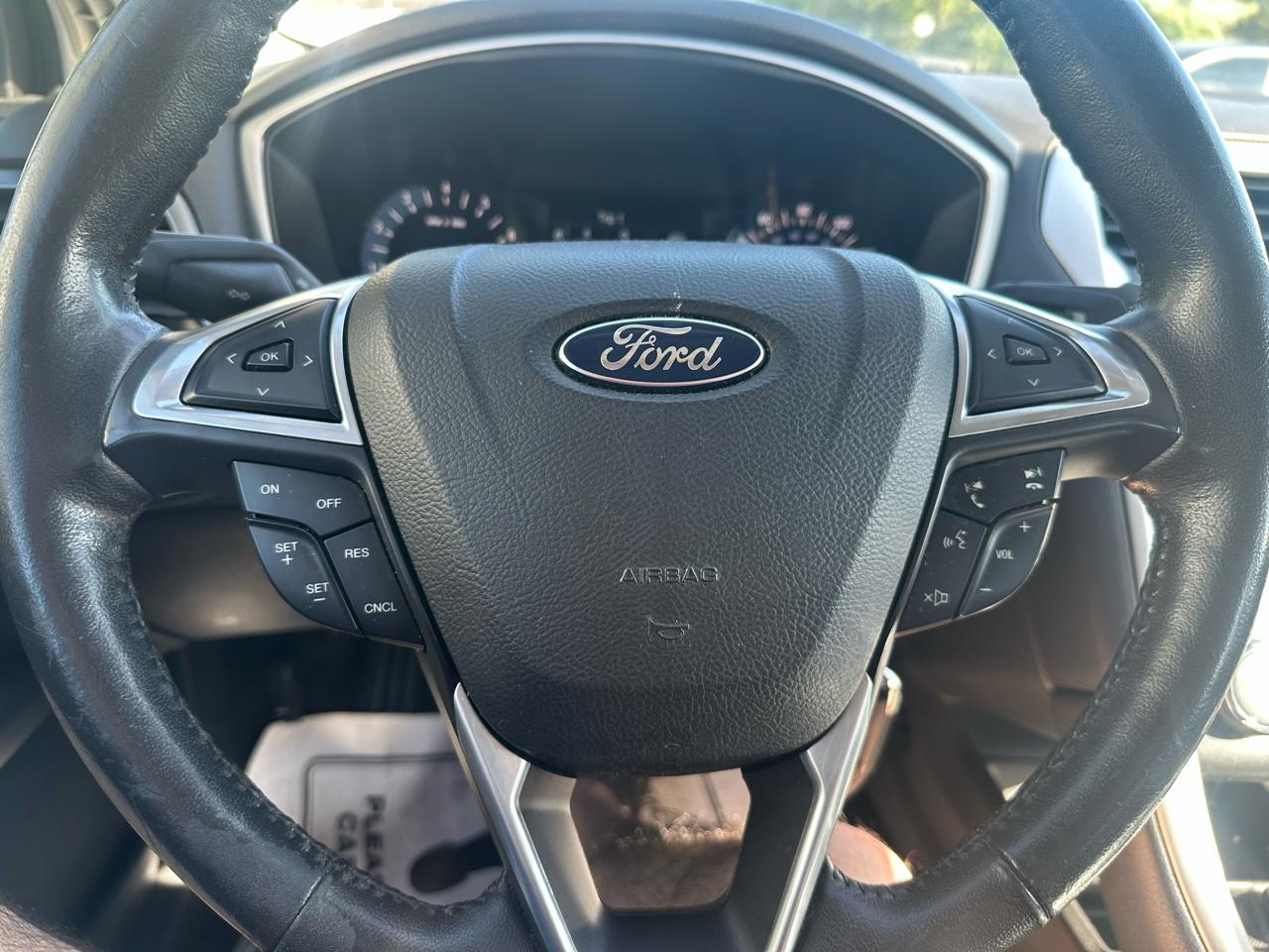 Ford Fusion SE 2015