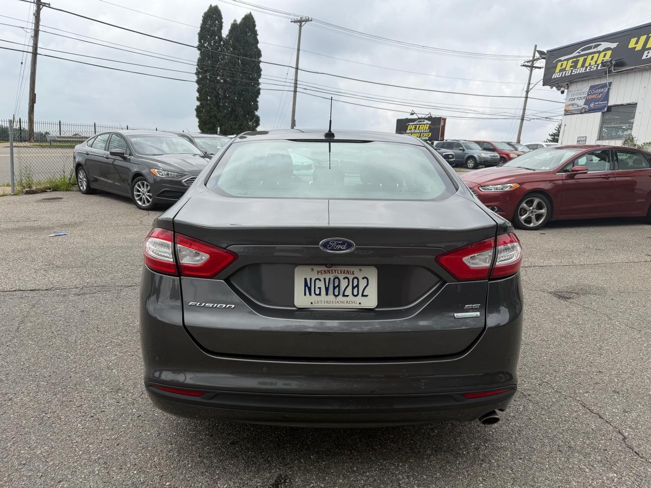 Ford Fusion SE 2015