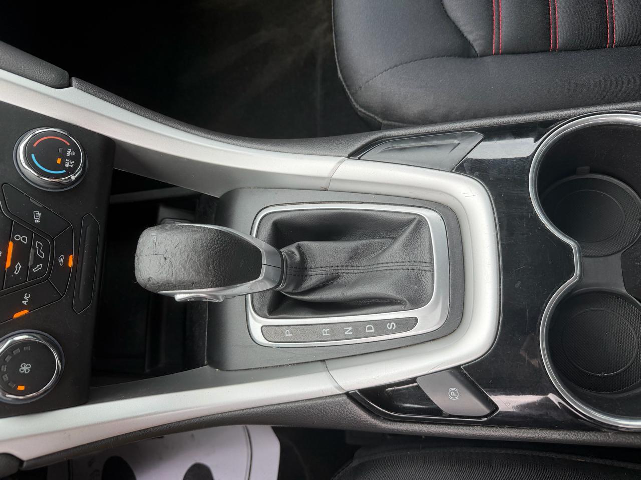 Ford Fusion SE 2015