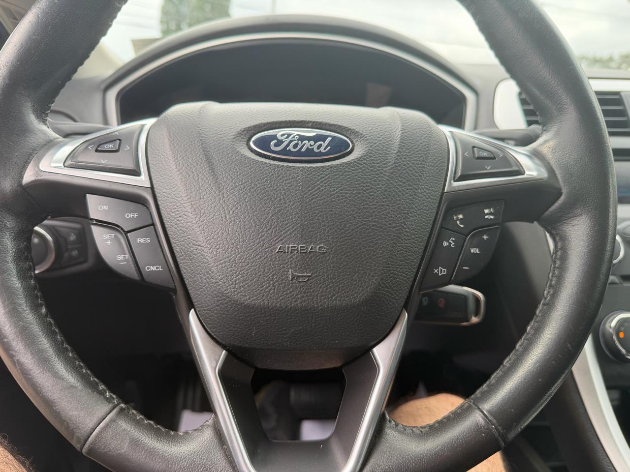 Ford Fusion SE 2015