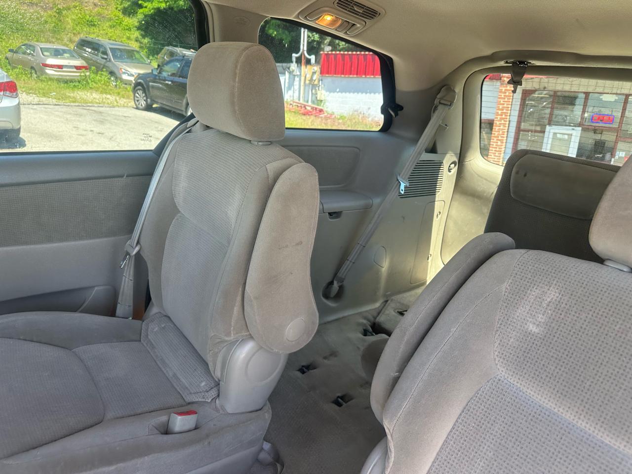 Toyota Sienna LE AWD 2005