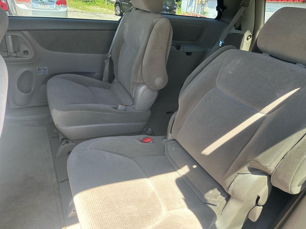 Toyota Sienna LE AWD 2005