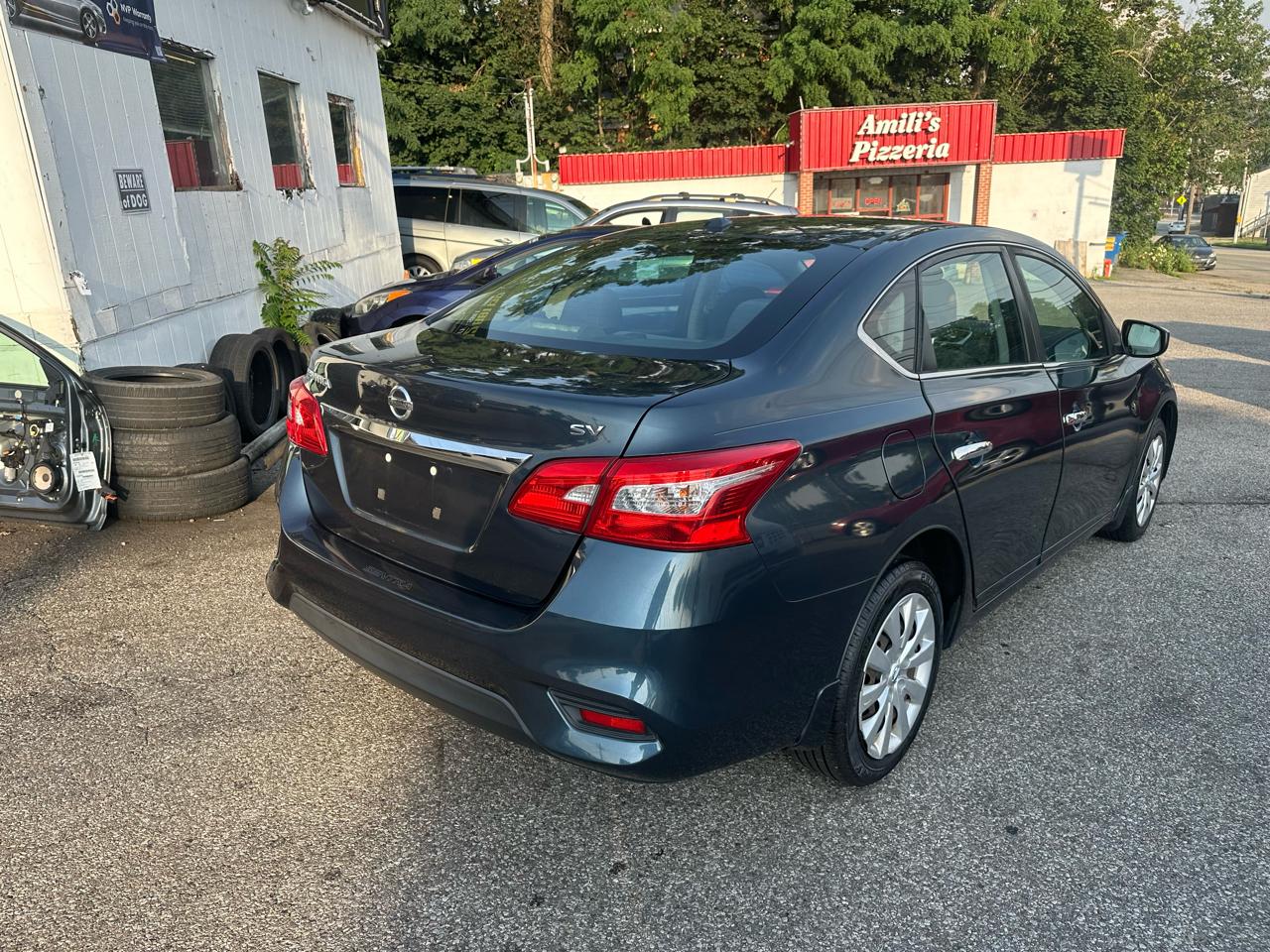Nissan Sentra S 6MT 2017