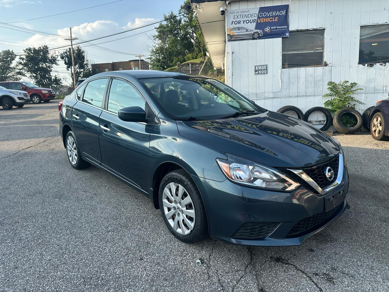Nissan Sentra S 6MT 2017
