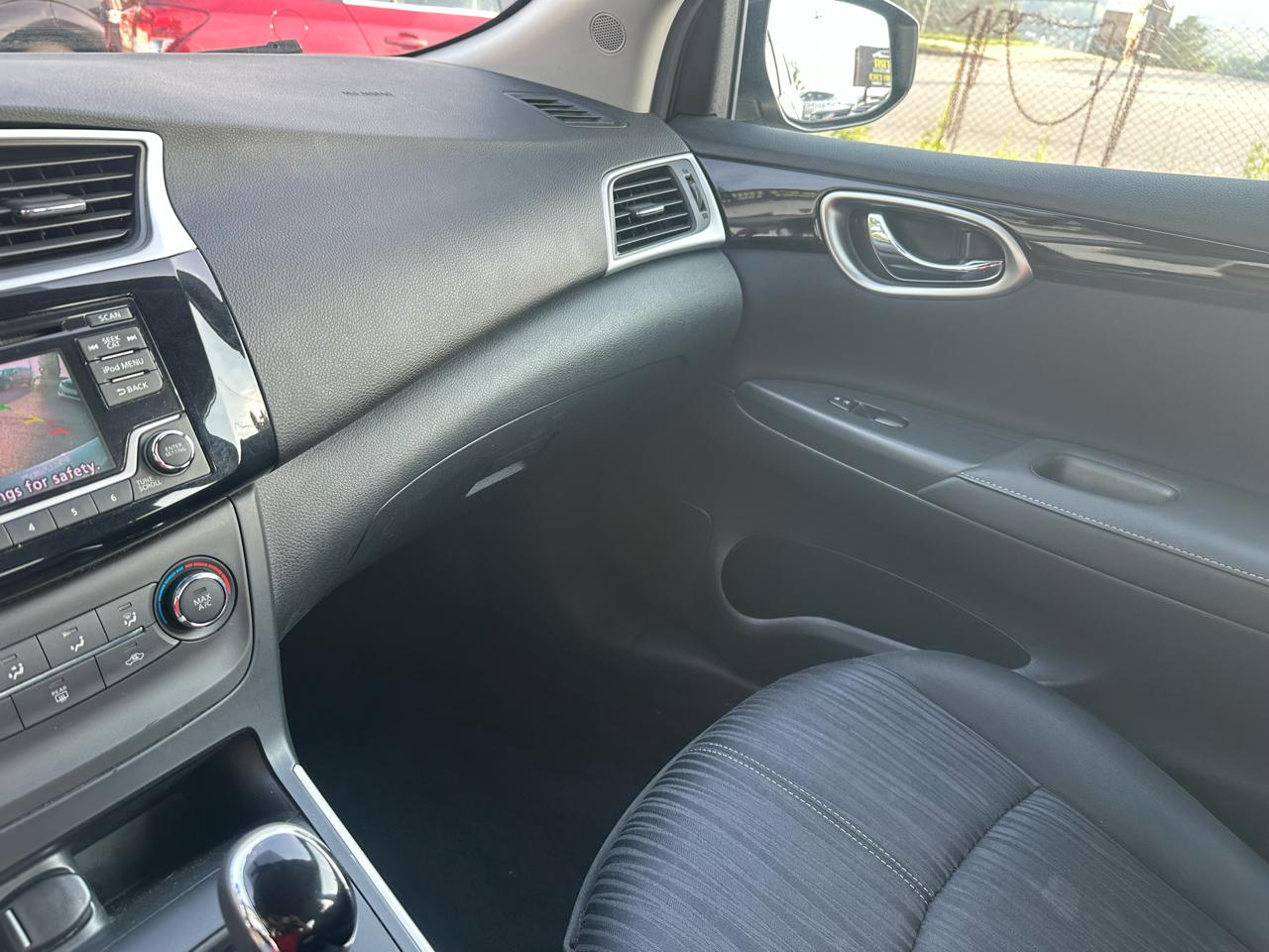 Nissan Sentra S 6MT 2017