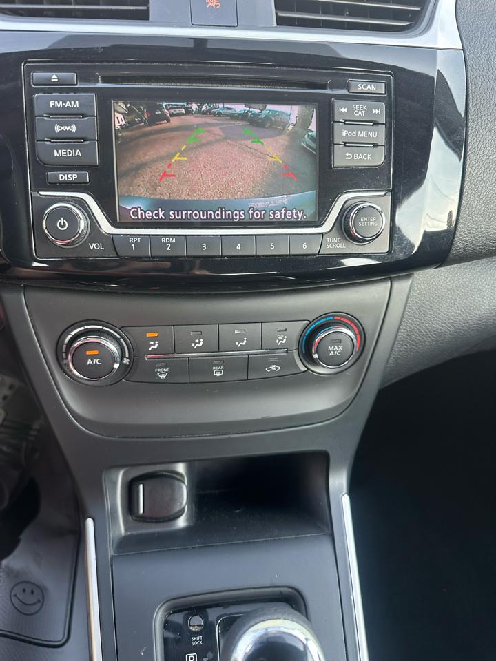 Nissan Sentra S 6MT 2017