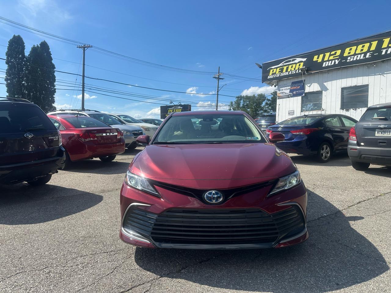 Toyota Camry Hybrid LE 2021