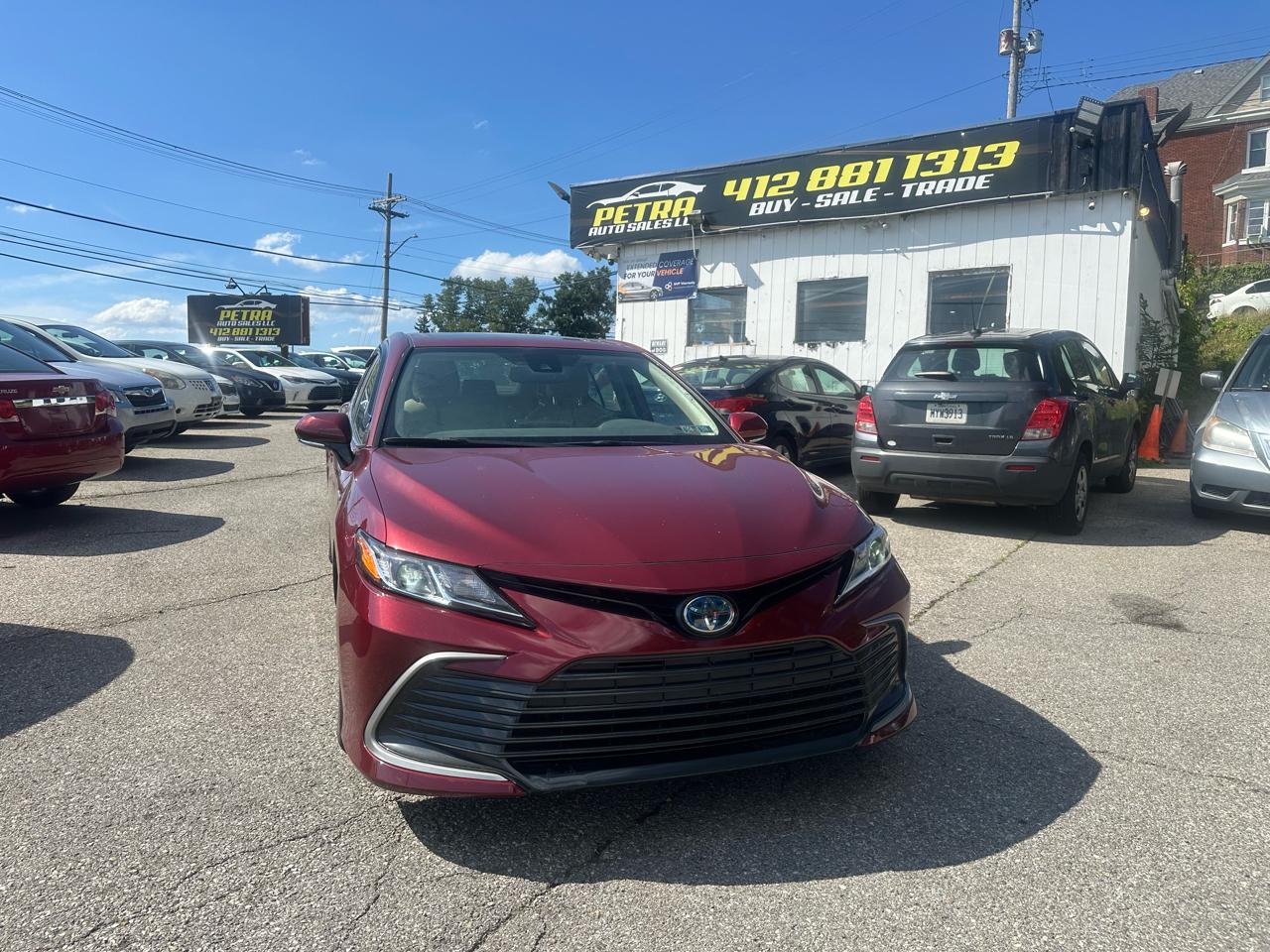 Toyota Camry Hybrid LE 2021