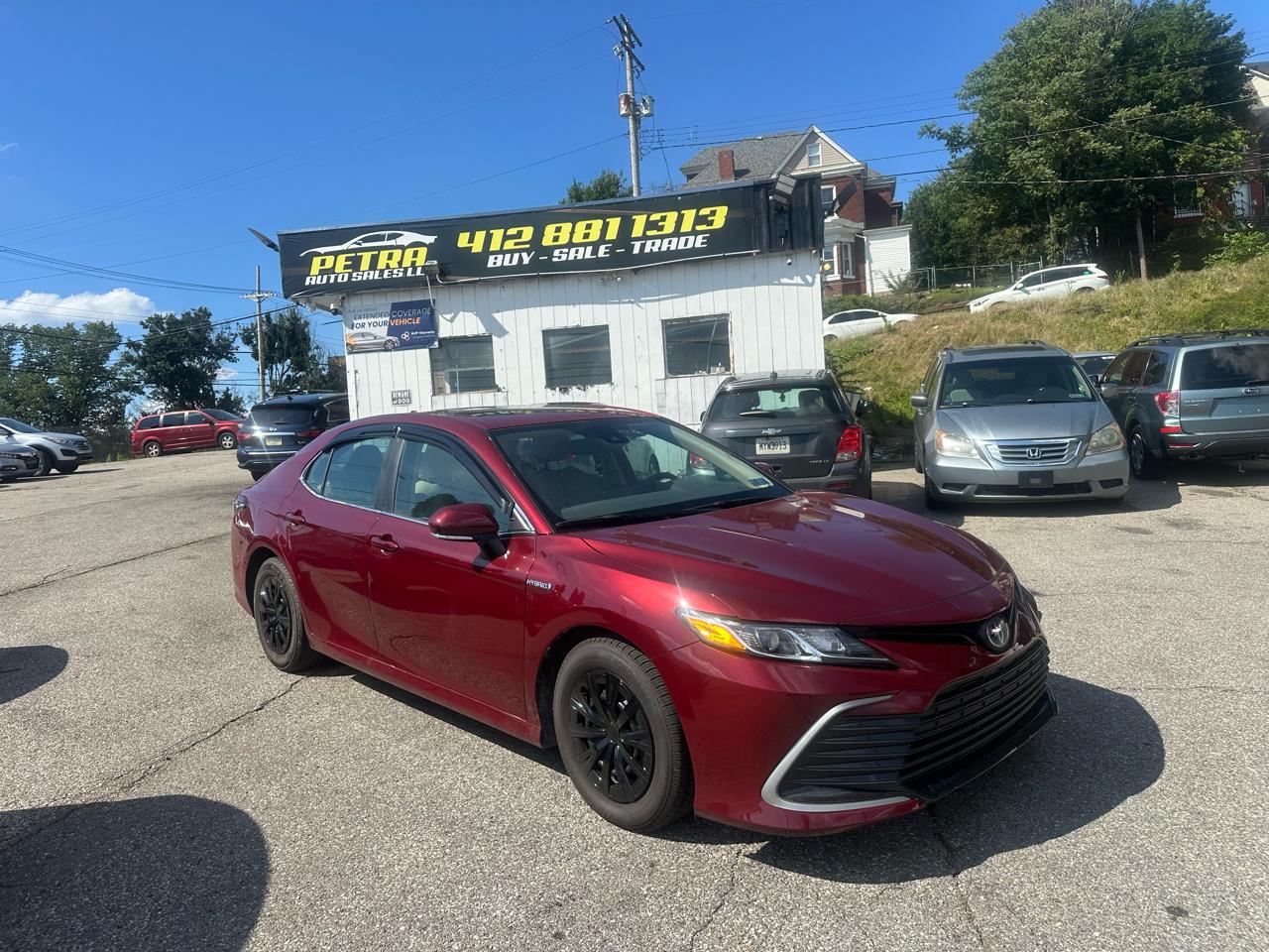 Toyota Camry Hybrid LE 2021