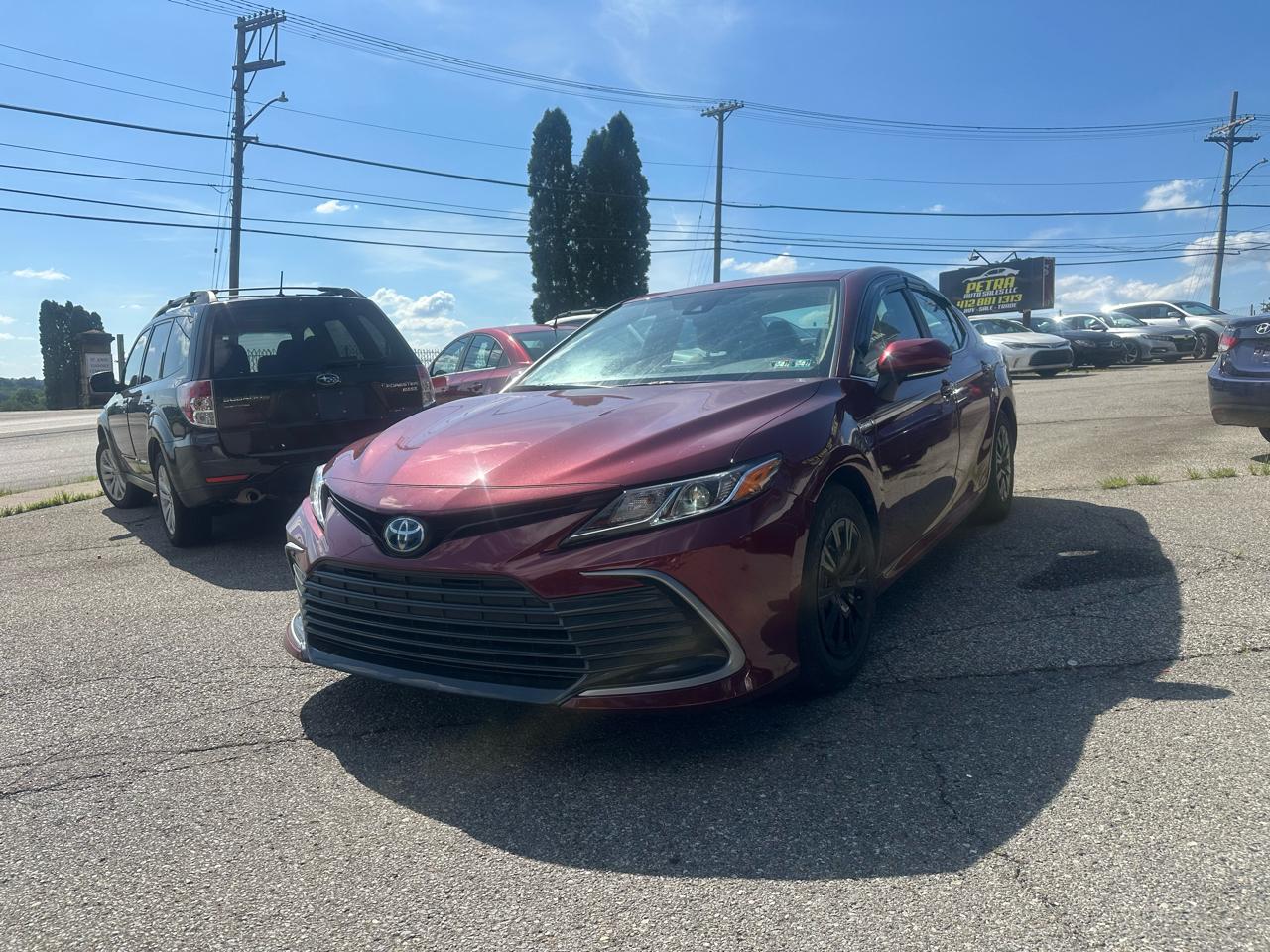 Toyota Camry Hybrid LE 2021