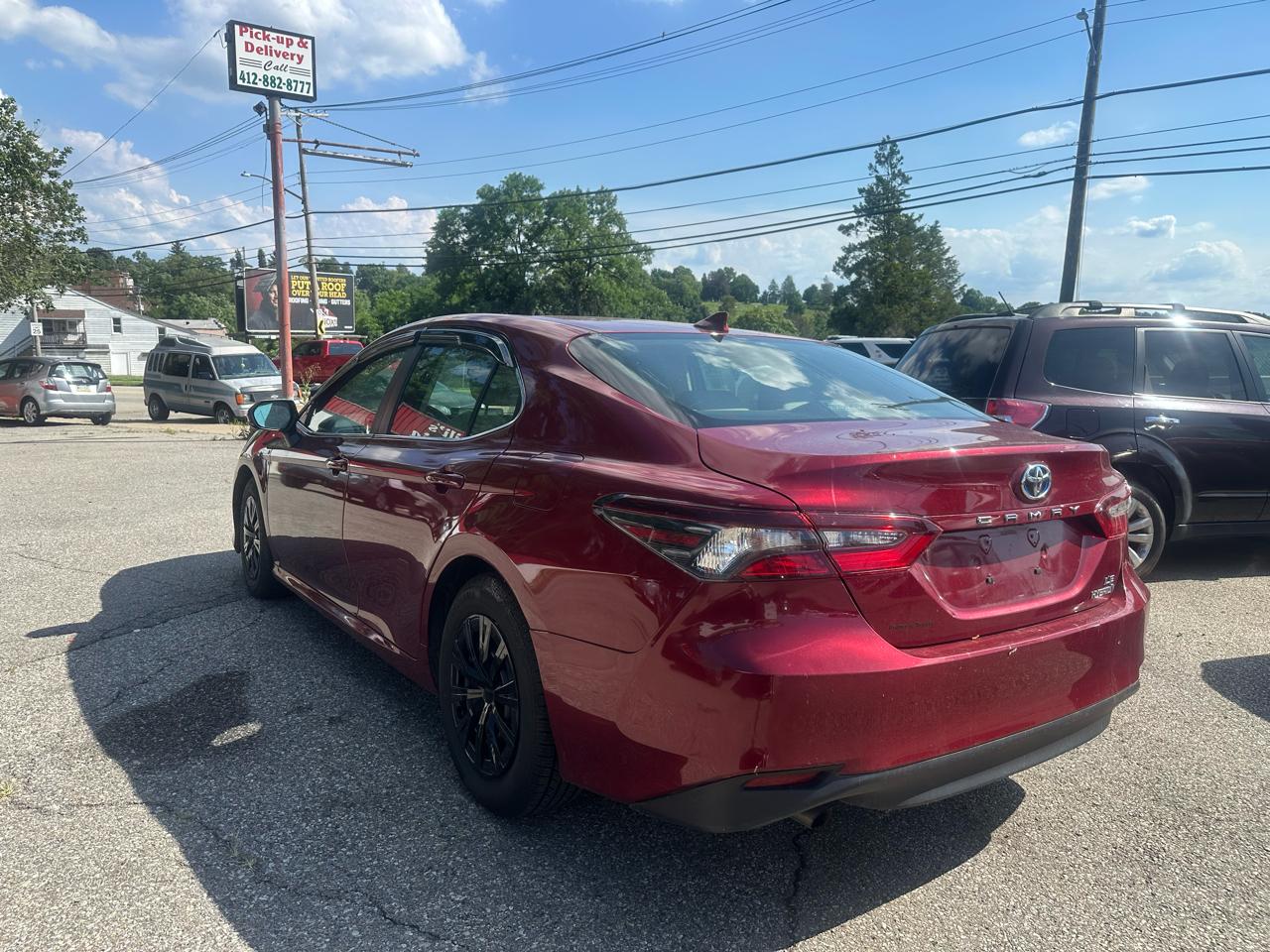 Toyota Camry Hybrid LE 2021