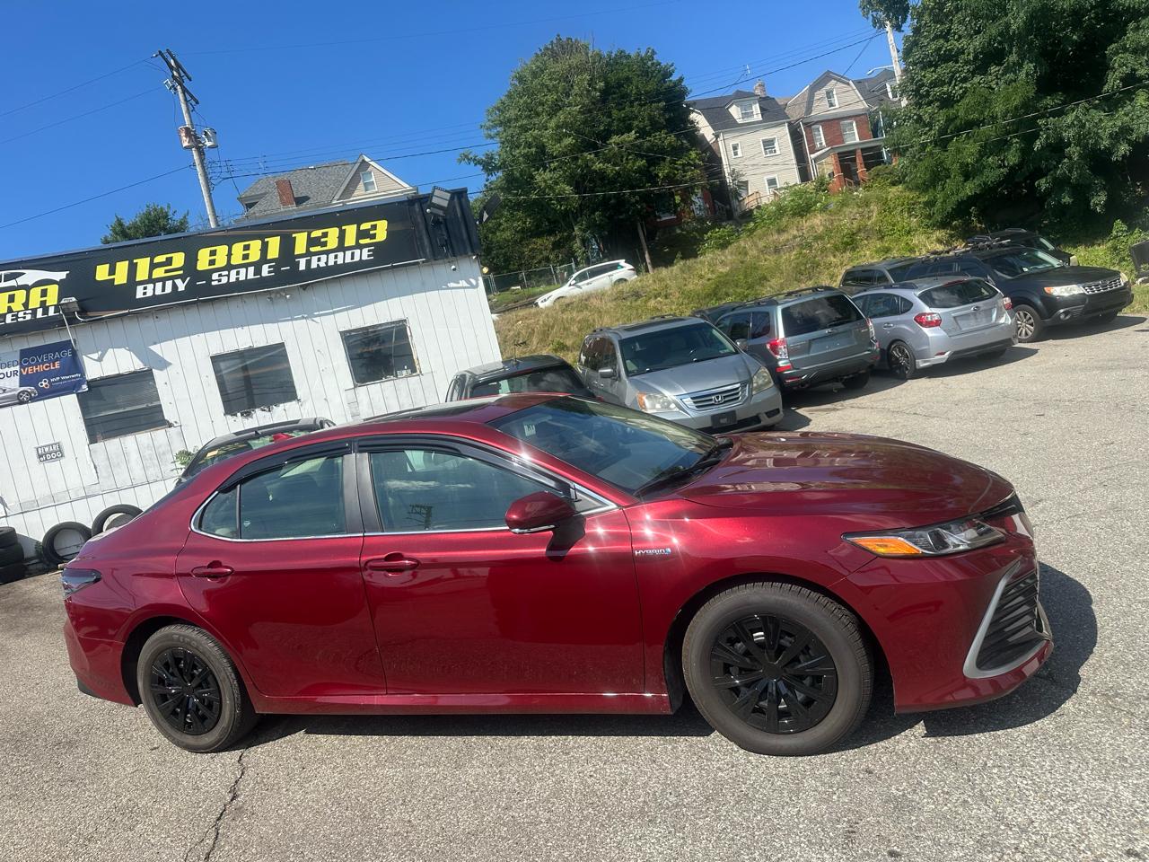 Toyota Camry Hybrid LE 2021