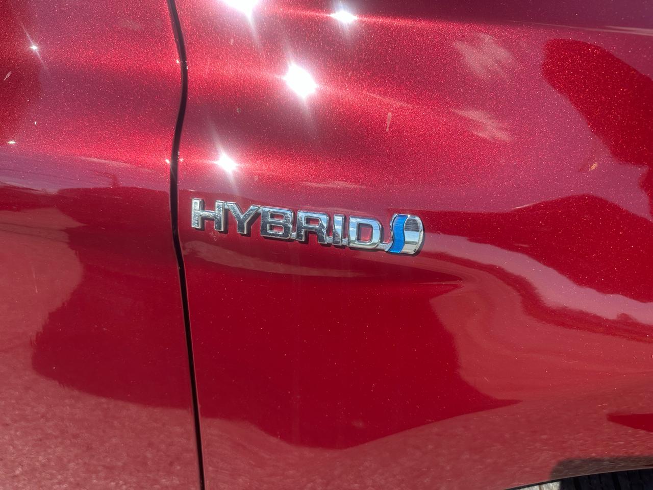 Toyota Camry Hybrid LE 2021