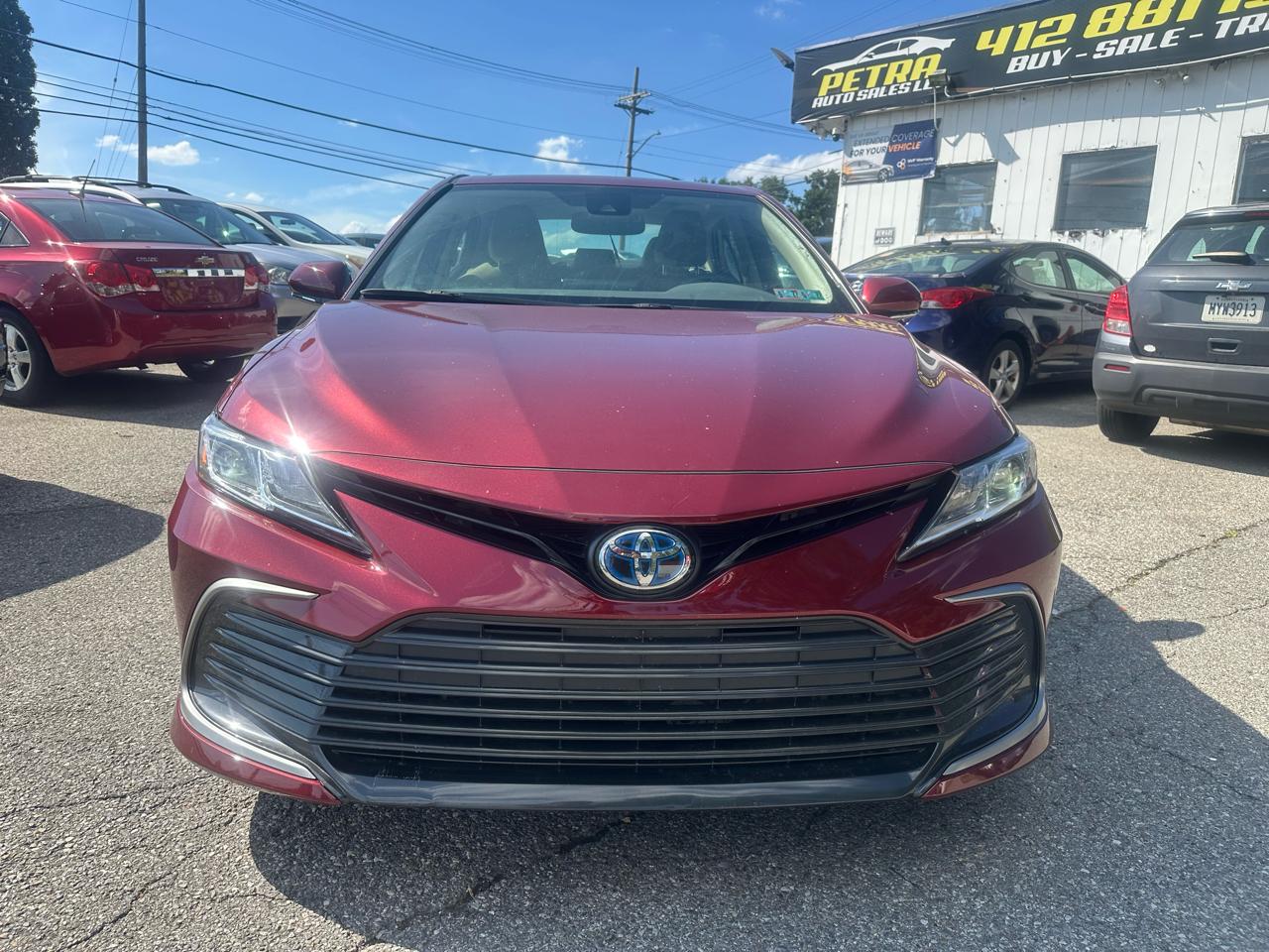 Toyota Camry Hybrid LE 2021