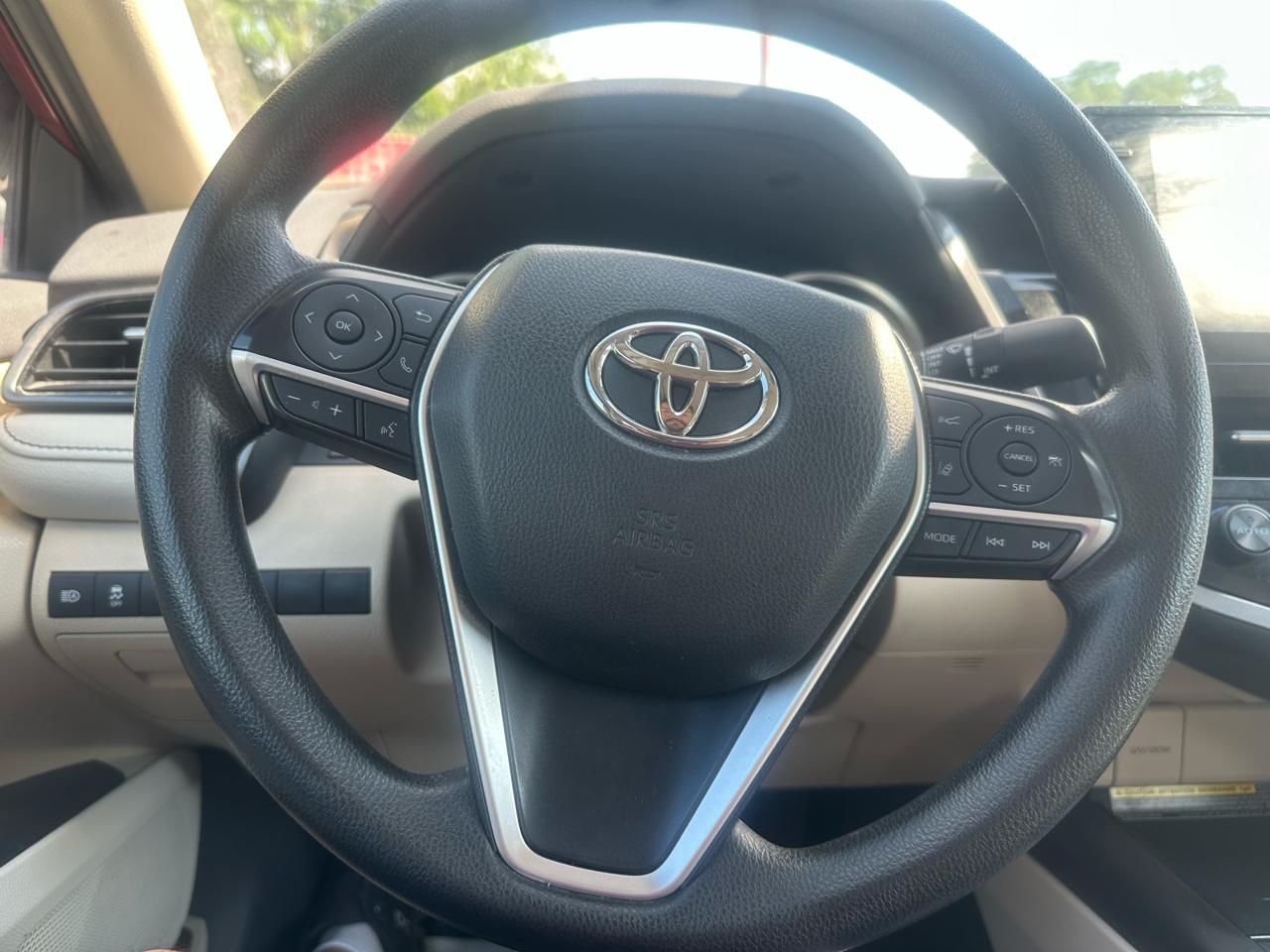 Toyota Camry Hybrid LE 2021