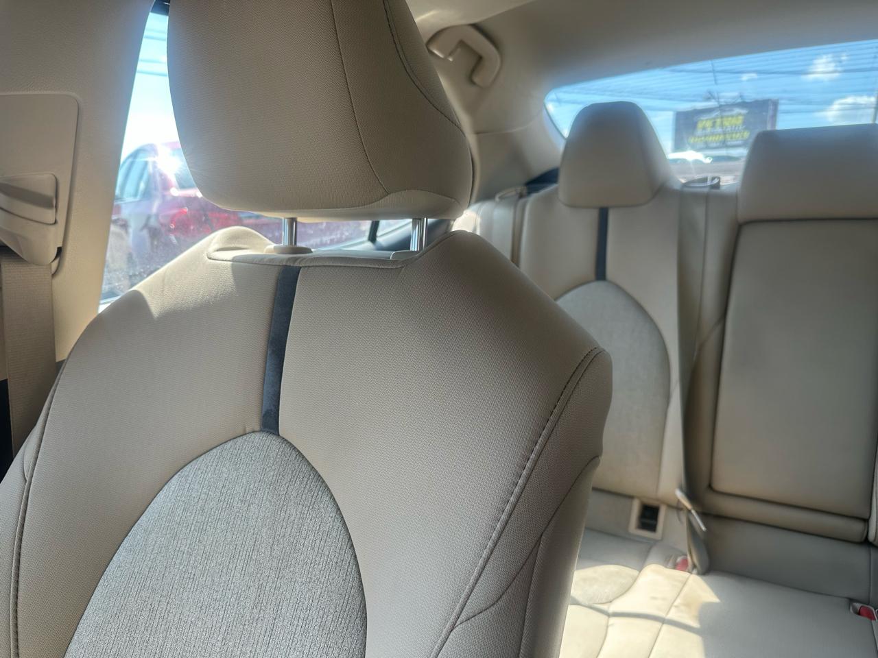 Toyota Camry Hybrid LE 2021