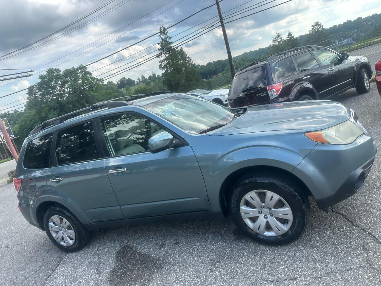 Subaru Forester 2.5X Limited 2011
