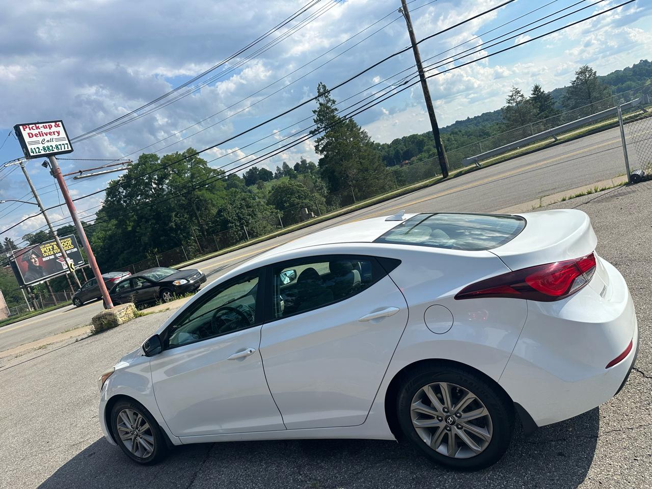 Hyundai Elantra SE 6AT 2016
