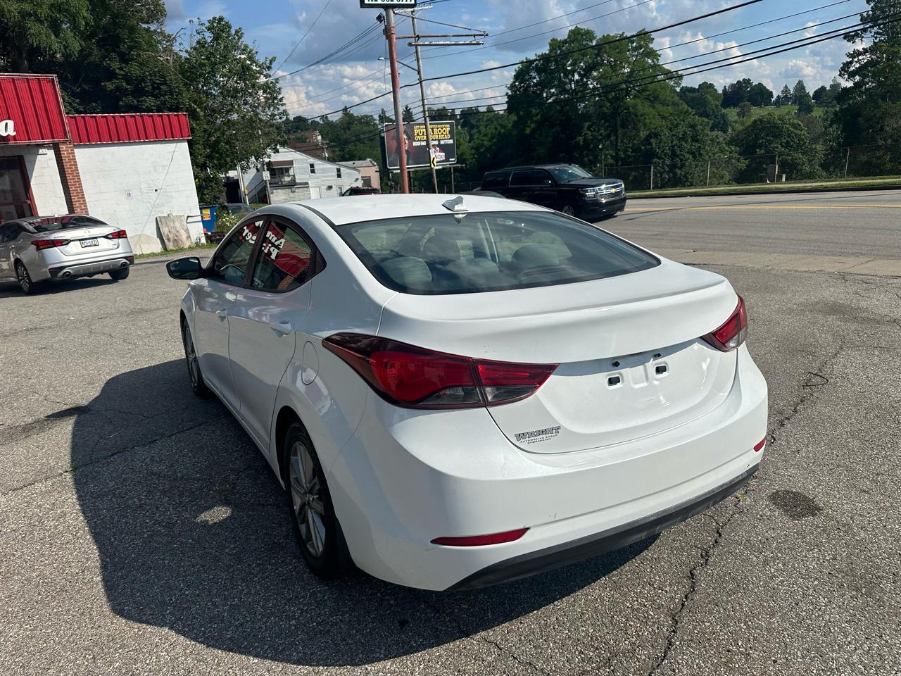 Hyundai Elantra SE 6AT 2016