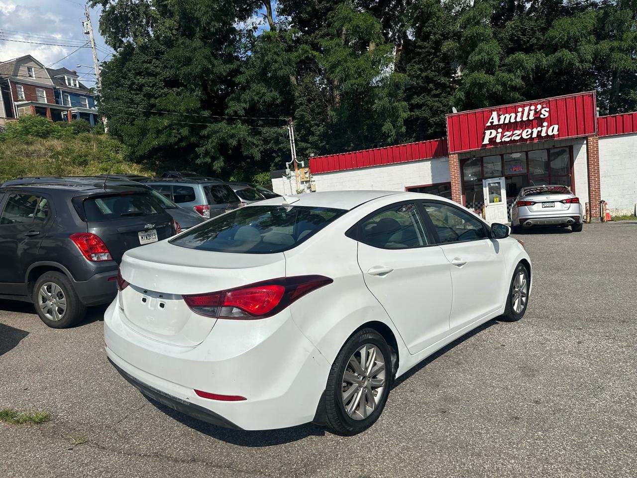 Hyundai Elantra SE 6AT 2016
